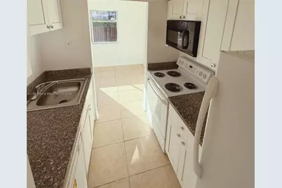 2106 Sherwood Forest Blvd #17, West Palm Beach, FL 33415 - Photo 9