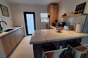 740 SW 9th St, Miami, FL 33130 - Photo 11