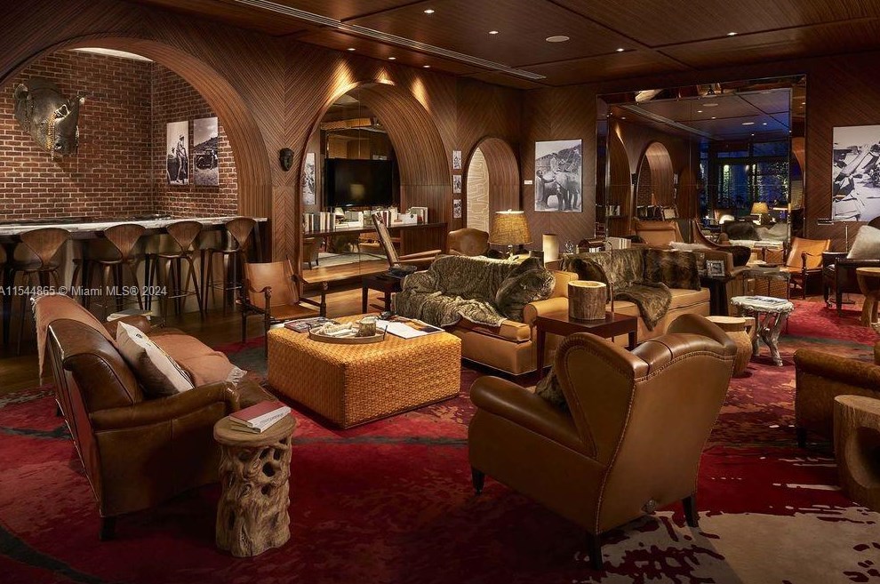 1300 Miami Ave, Miami FL 33130-4315 exterior