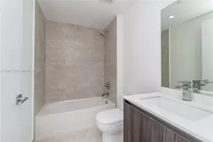 488 NE 18th St, Miami, FL 33132 - Photo 17