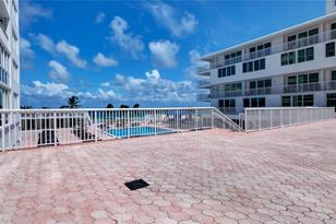 5401 Collins Ave - Photo 7