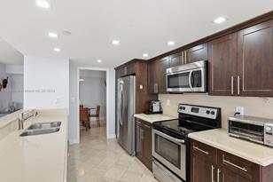 2000 Towerside Terrace, Miami, FL 33138 - Photo 17