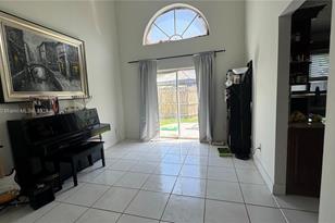 15476 62nd Ter, Miami, FL 33193-2568
