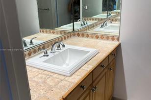 1880 N Congress Ave - Photo 3