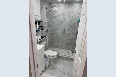 541 N Blue Heron Dr #117, Hallandale Beach, FL 33009 - Photo 11