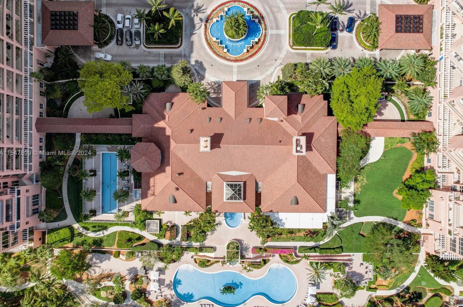 60 Edgewater Dr, Miami FL 33133-6970 exterior