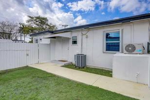 9494 SW 39th St - Photo 3