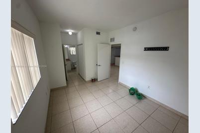 430 NW 20th St, Miami, FL 33127 - Photo 7