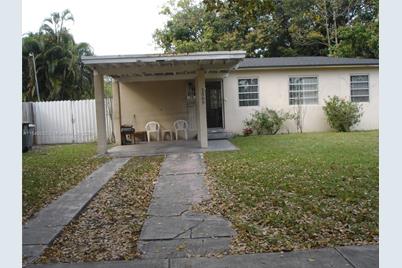 1565 NW 127th St - Photo 1