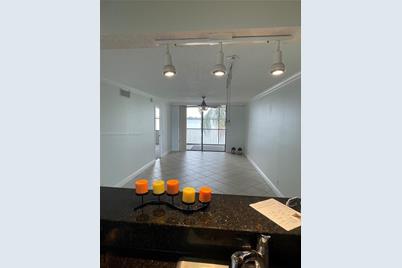 110 Lake Emerald Dr #203, Oakland Park, FL 33309 - Photo 15