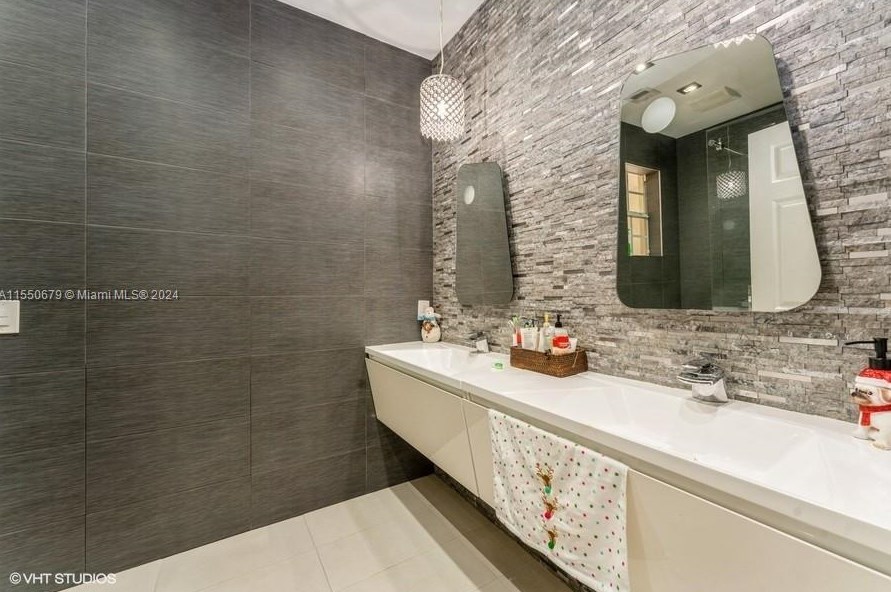 18611 41 St, Hollywood FL 33029-2769 exterior