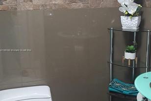 8005 W 6th Ave #d, Hialeah, FL