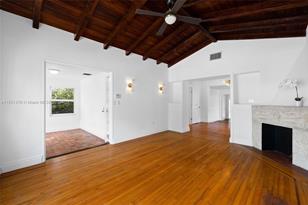 736 NE 74th St - Photo 9