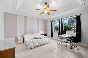 1092 139th Ter, Hollywood, FL 33028-2340