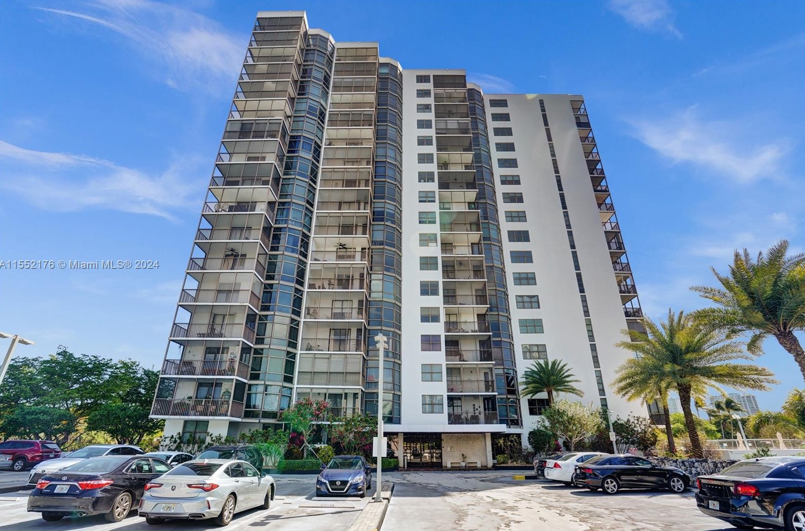 3375 Country Club Dr, Miami FL 33180-1651 exterior