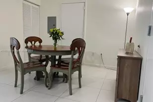 31 SE 6th St, Miami, FL 33131 - Photo 9