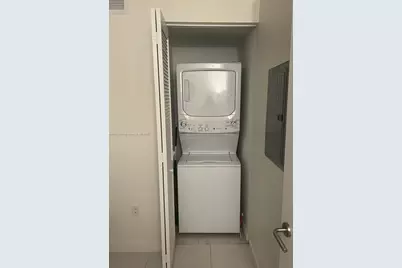 31 SE 6th St #1606, Miami, FL 33131 - Photo 17