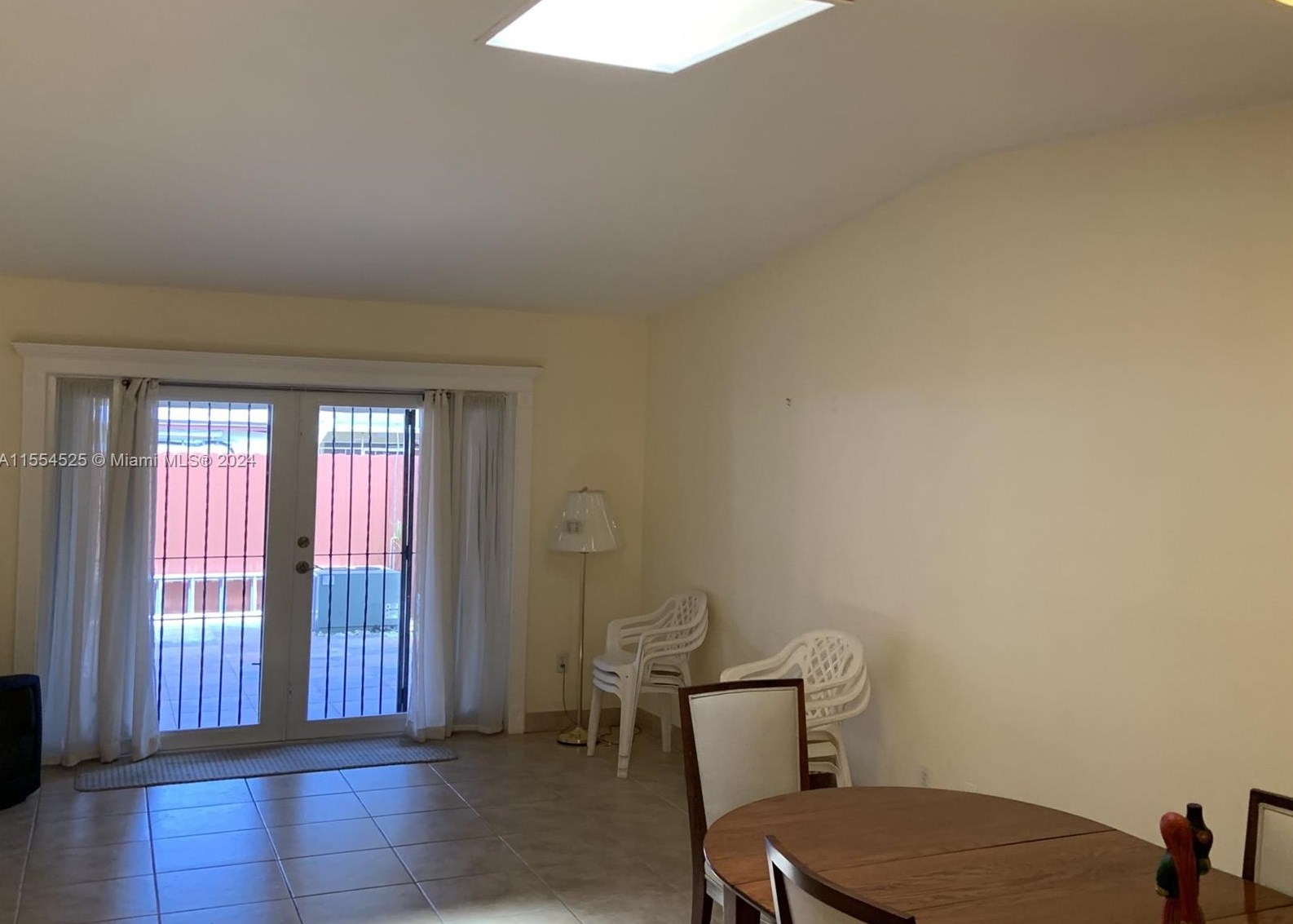 5655 139th Pl, Miami FL  33183-1157 exterior