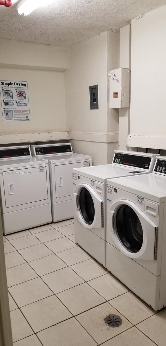 4001 Ocean Dr, Hollywood FL  33019-3005 exterior