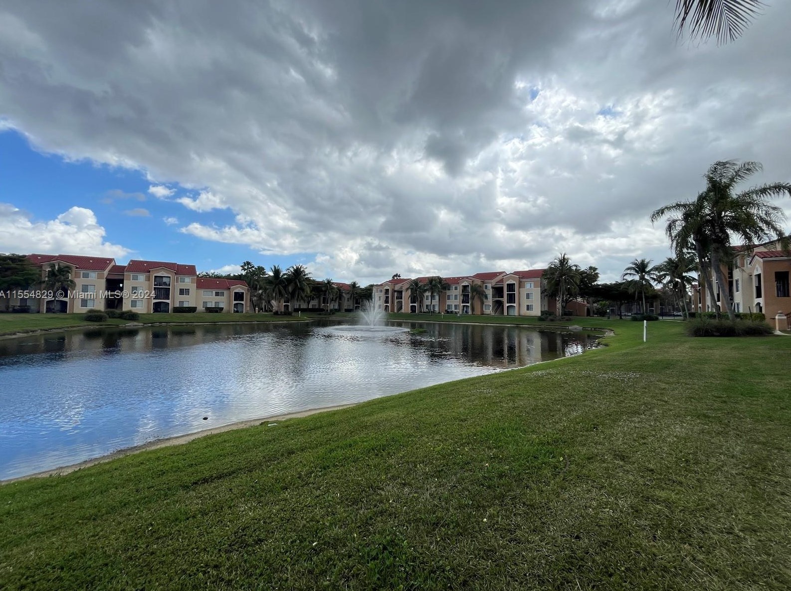 2163 Renaissance Blvd, Hollywood FL 33025-5675 exterior