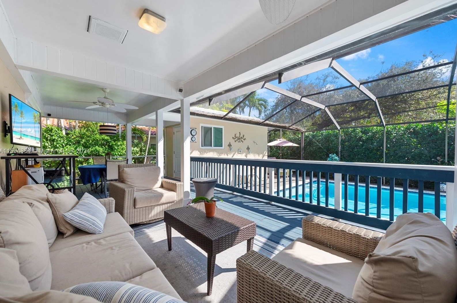 1238 98 St, Miami FL 33138-2562 exterior