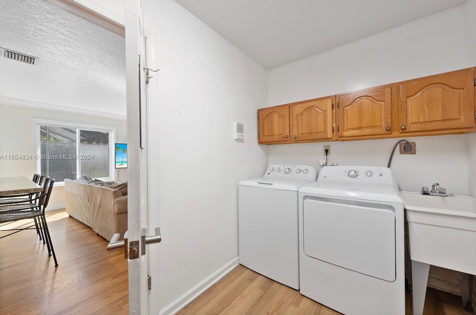 1238 98 St, Miami FL 33138-2562 exterior