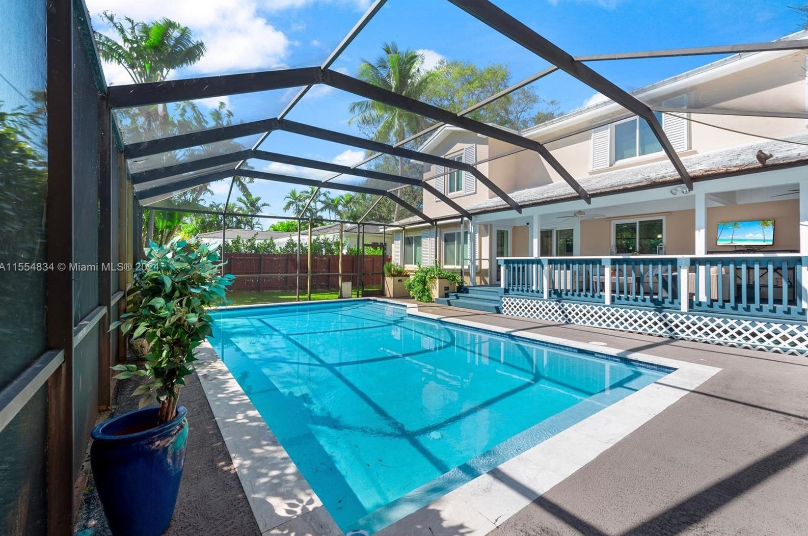 1238 98 St, Miami FL 33138-2562 exterior