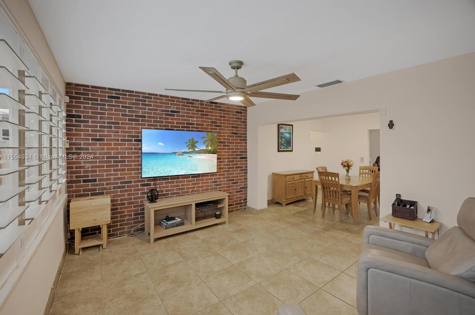 430 76th Ave, Hollywood FL 33024-1576 exterior