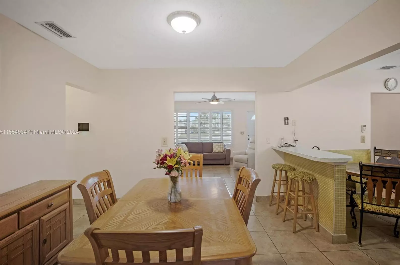 430 76th Ave, Hollywood FL 33024-1576 exterior