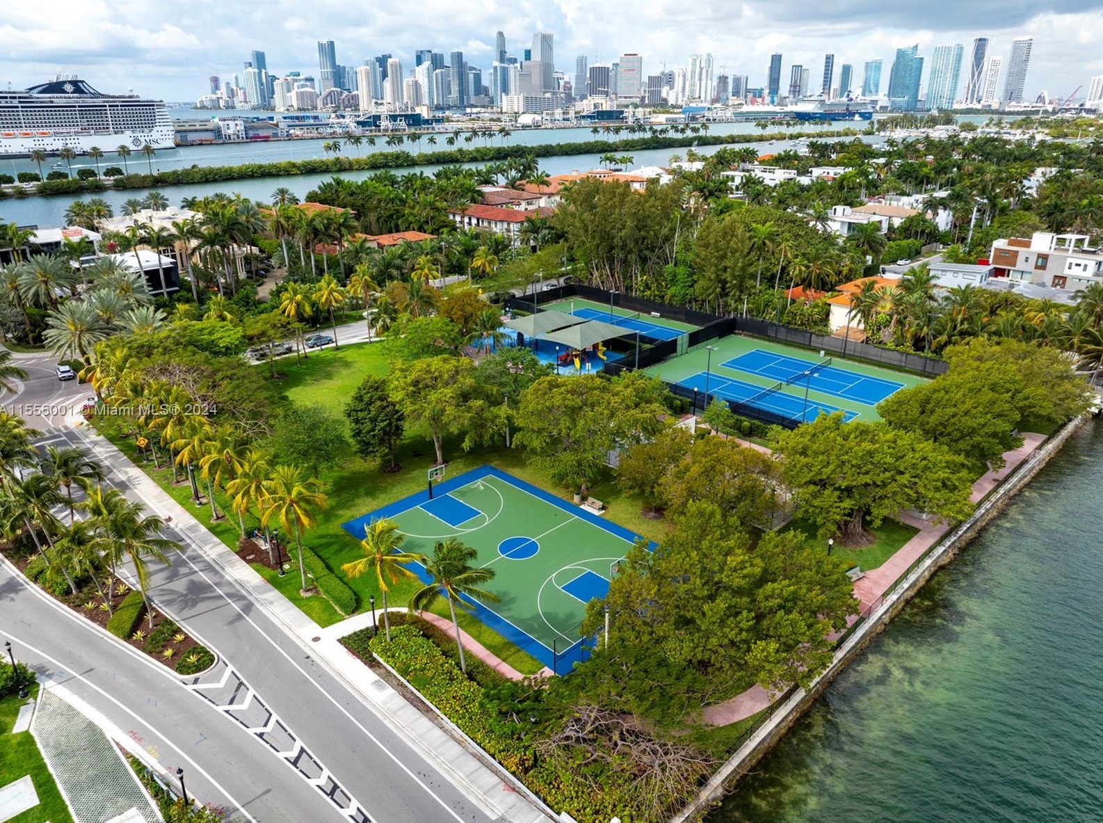 290 Hibiscus Dr, Miami FL 33181-2351 exterior