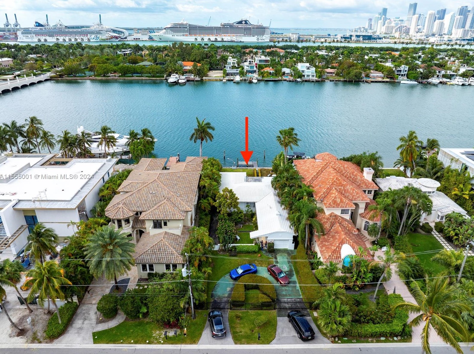 290 Hibiscus Dr, Miami FL 33181-2351 exterior