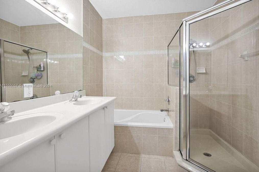 11811 137 Pl, Miami FL 33186-7223 exterior