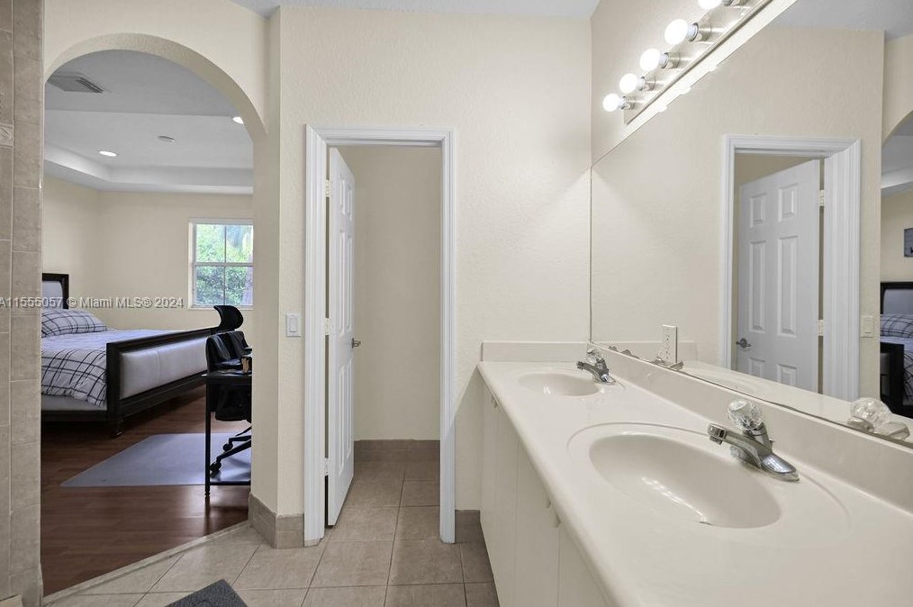 11811 137 Pl, Miami FL 33186-7223 exterior