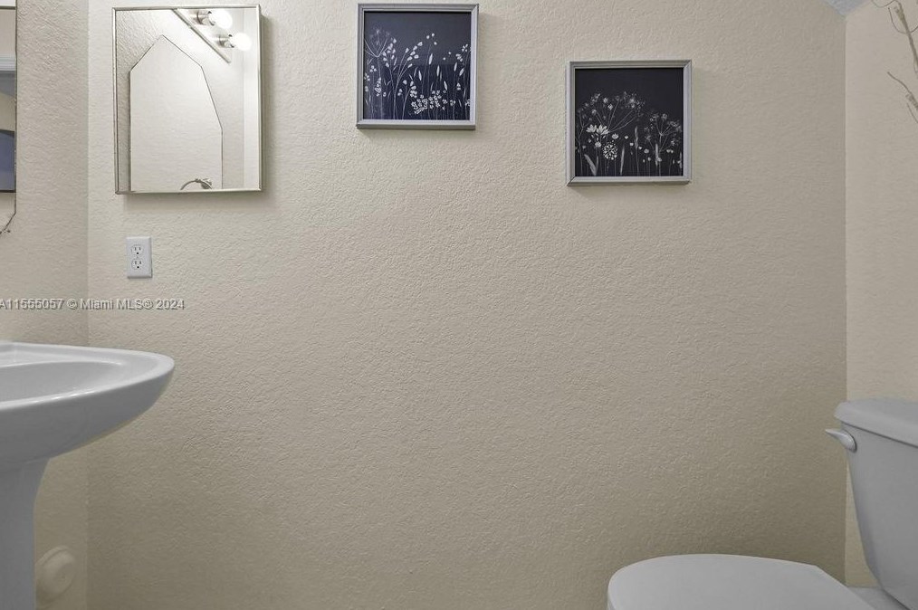 11811 137 Pl, Miami FL 33186-7223 exterior