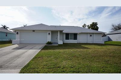 2210 SW 14th Ave - Photo 1