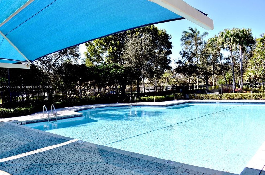 17324 7 St, Hollywood FL 33029-3184 exterior