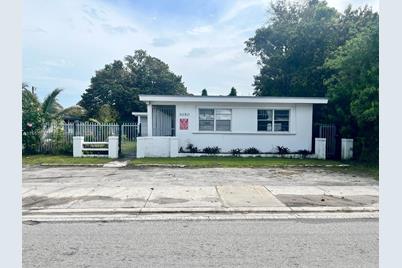 3050 NW 135th St - Photo 1