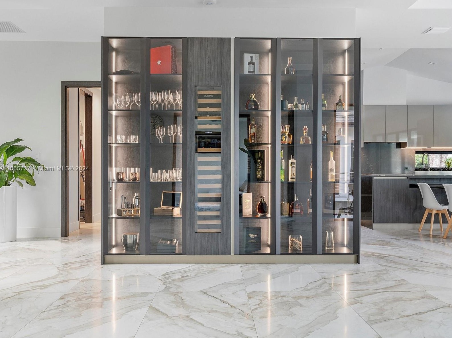 1245 94 St, Miami FL 33138-2947 exterior