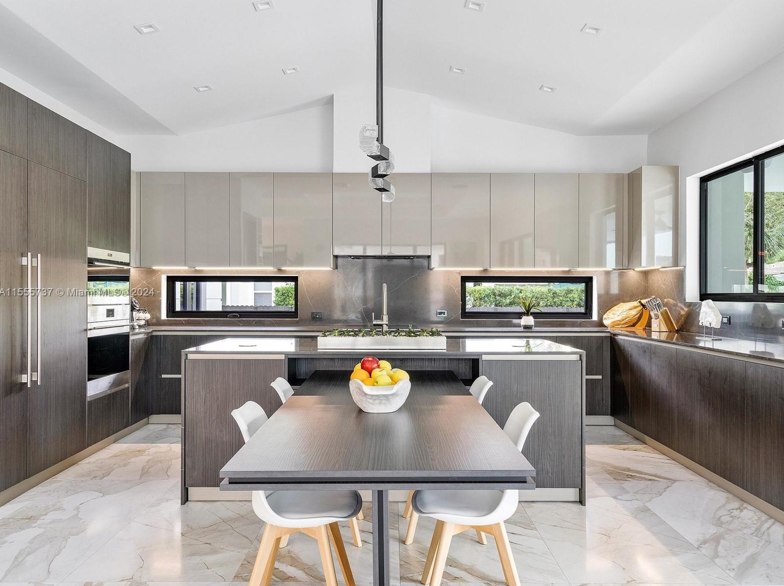 1245 94 St, Miami FL 33138-2947 exterior