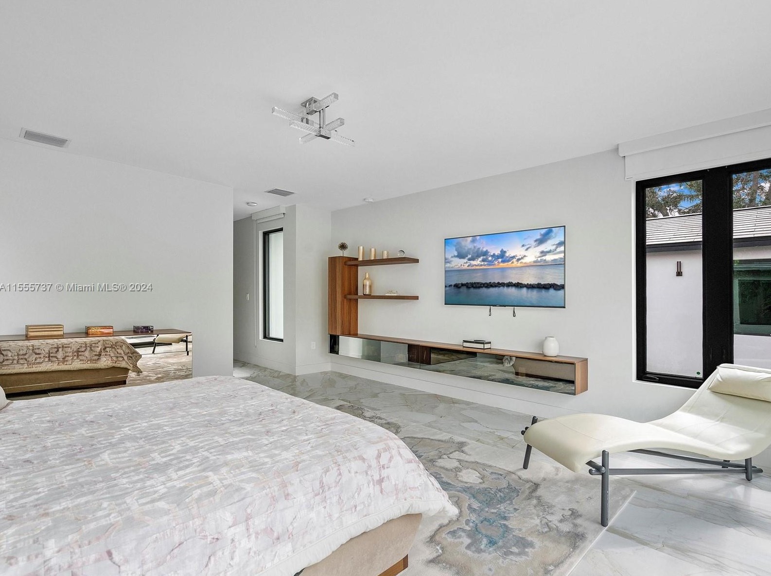 1245 94 St, Miami FL 33138-2947 exterior