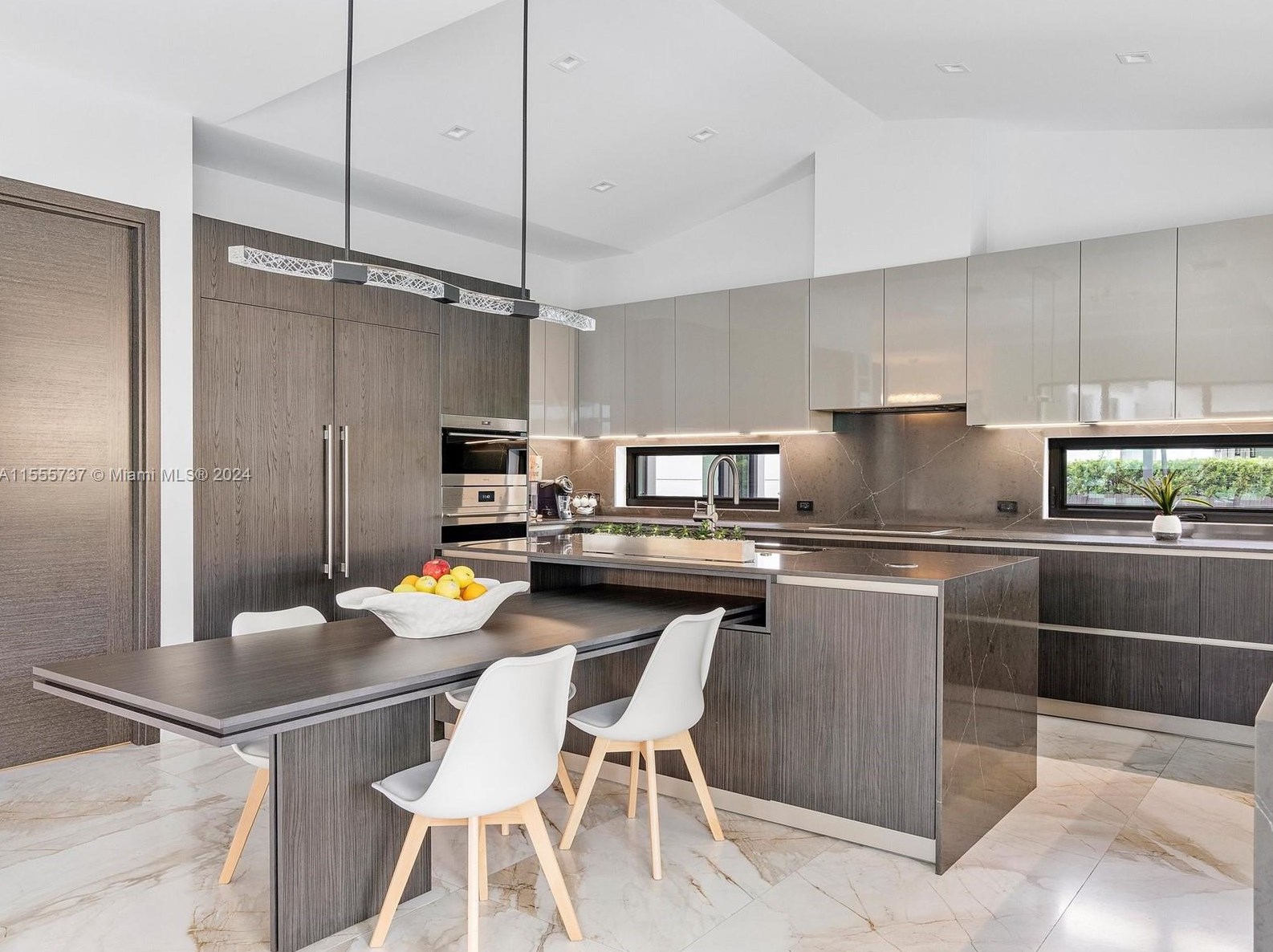 1245 94 St, Miami FL 33138-2947 exterior