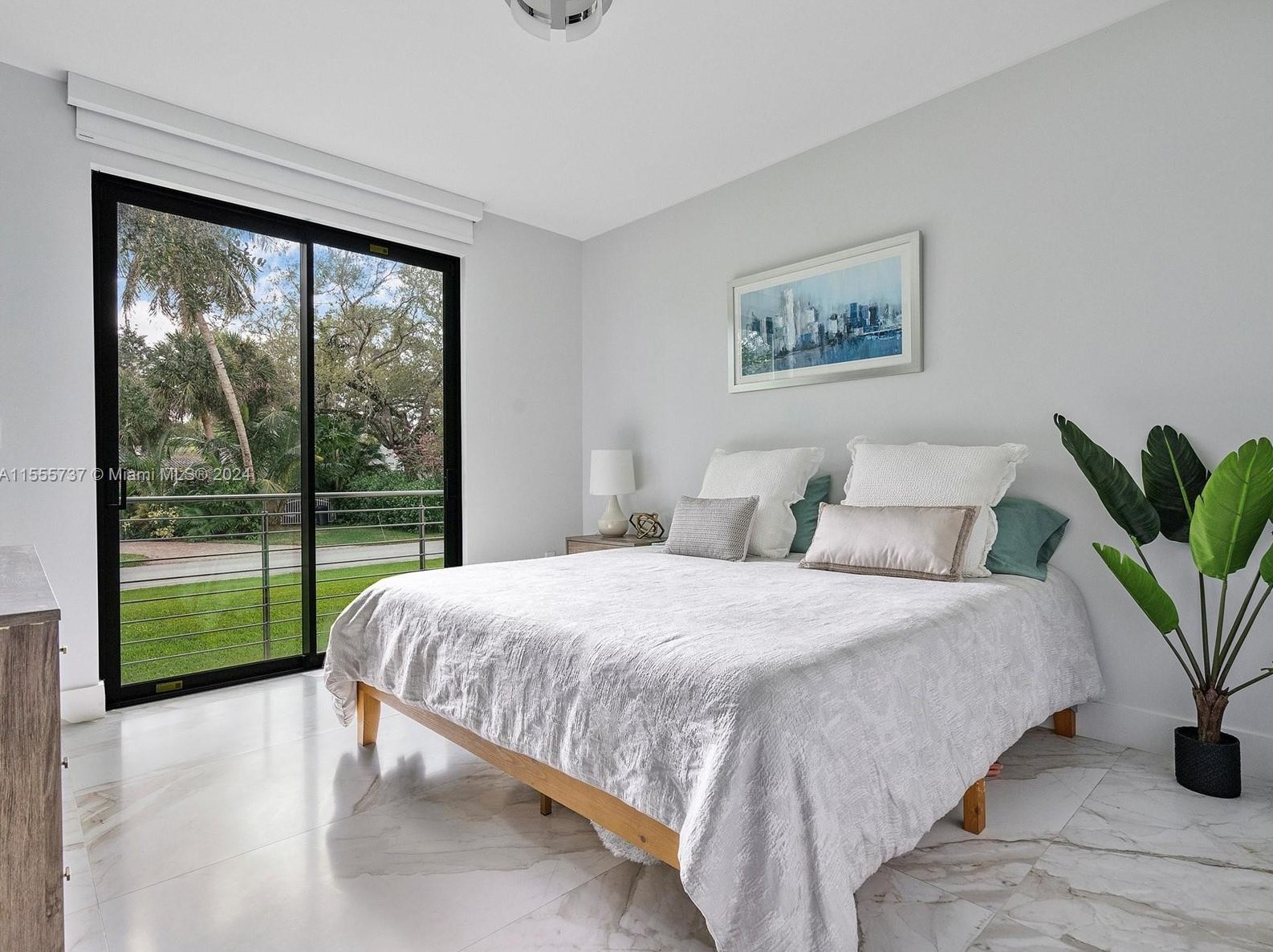 1245 94 St, Miami FL 33138-2947 exterior