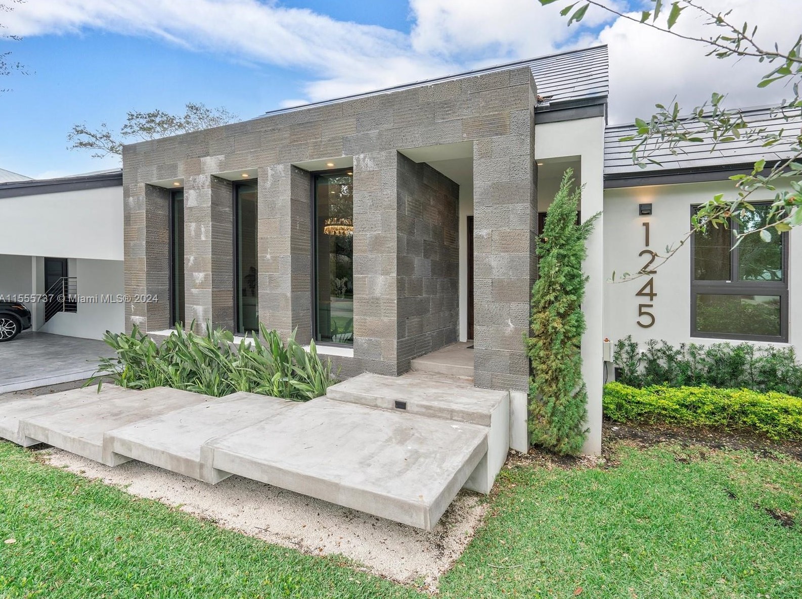 1245 94 St, Miami FL 33138-2947 exterior