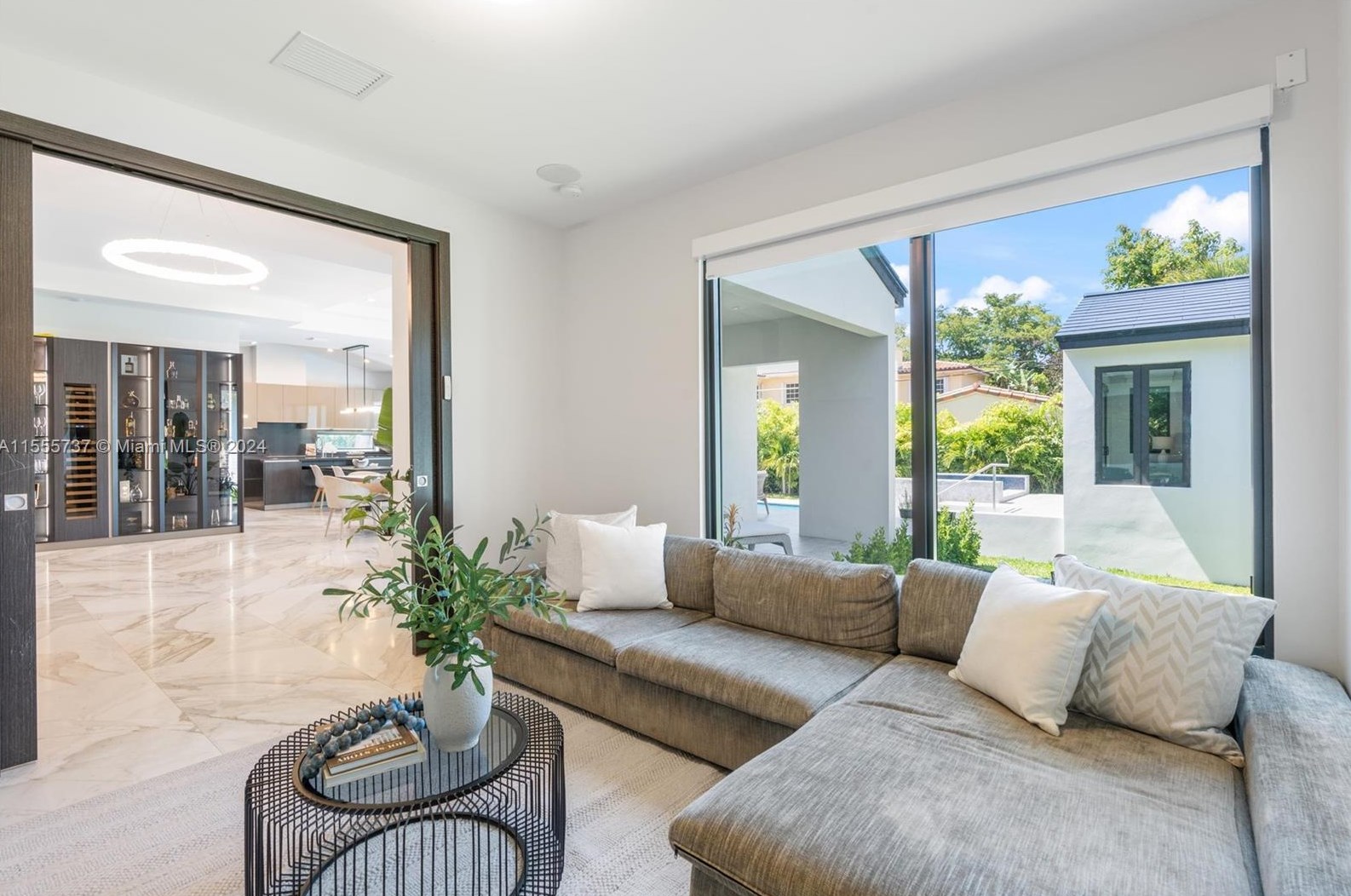 1245 94 St, Miami FL 33138-2947 exterior