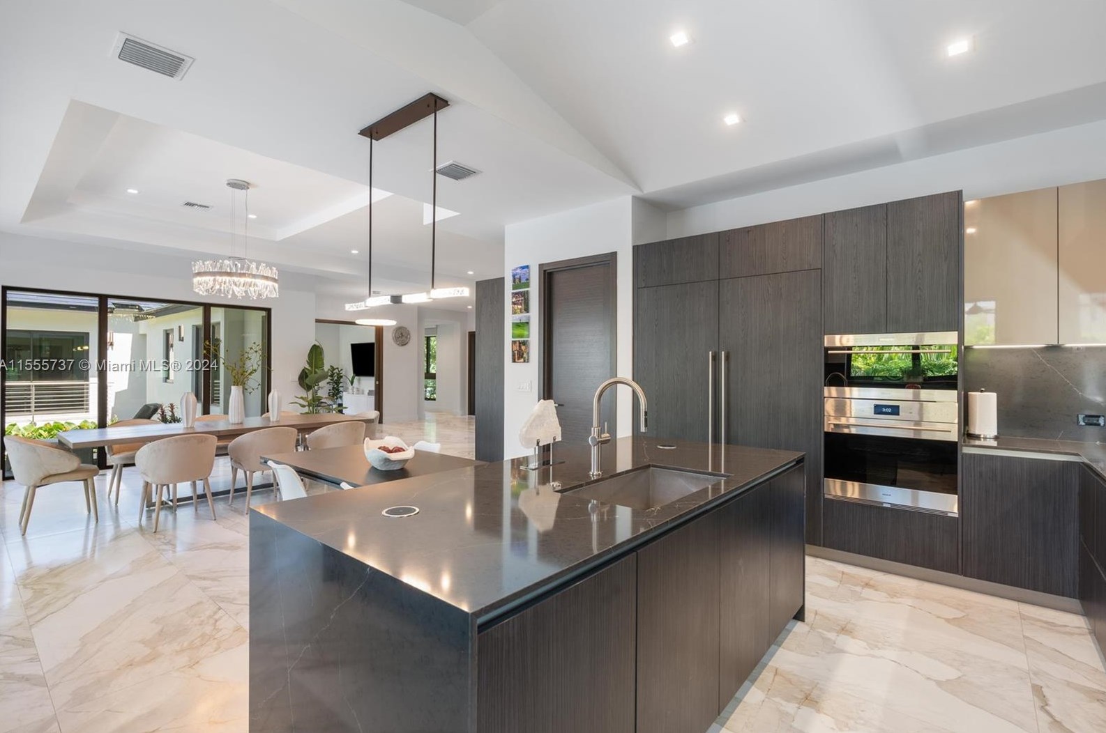 1245 94 St, Miami FL 33138-2947 exterior