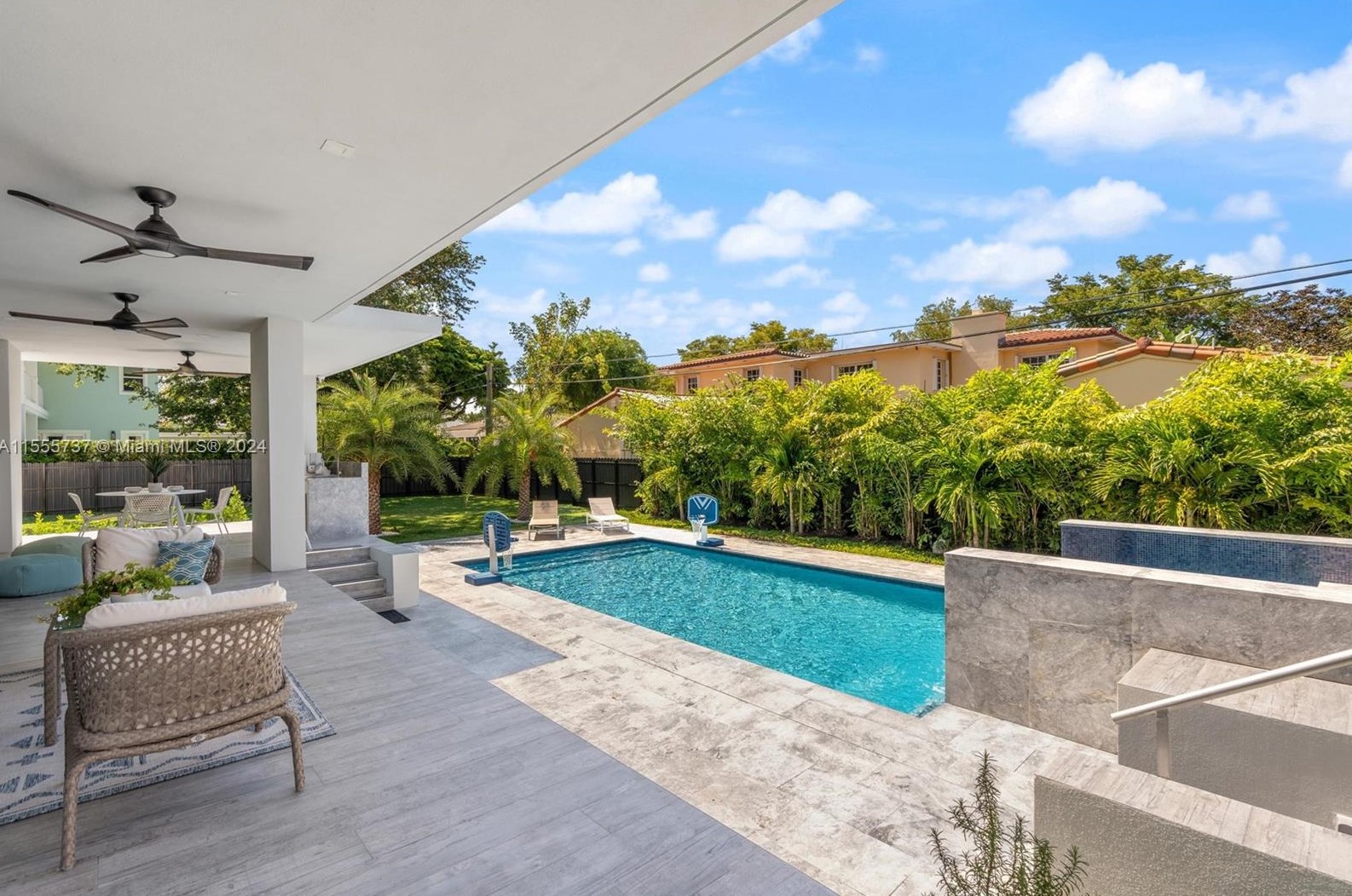 1245 94 St, Miami FL 33138-2947 exterior