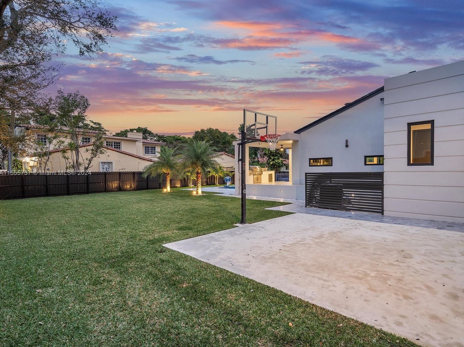 1245 94 St, Miami FL 33138-2947 exterior