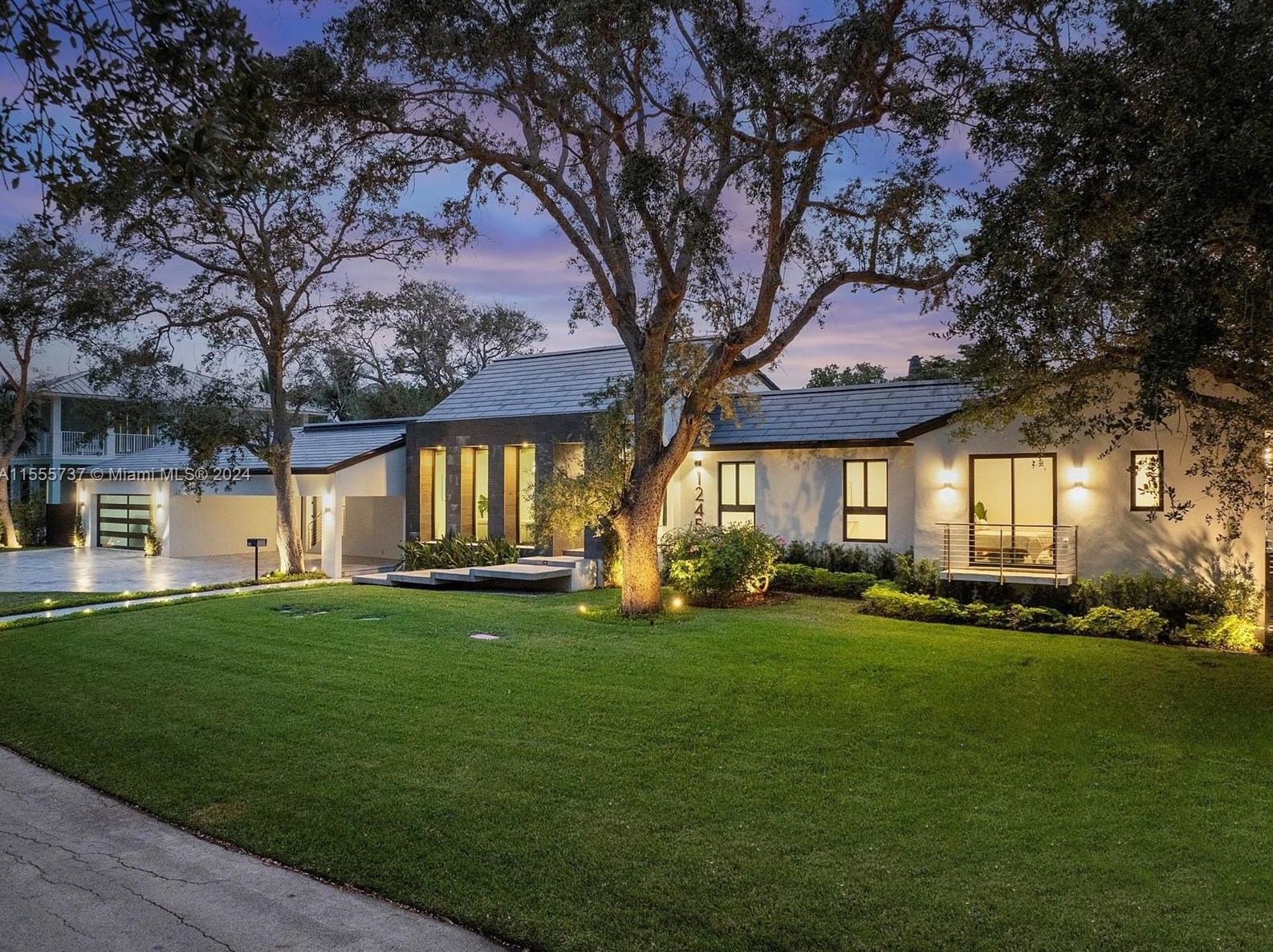 1245 94 St, Miami FL 33138-2947 exterior