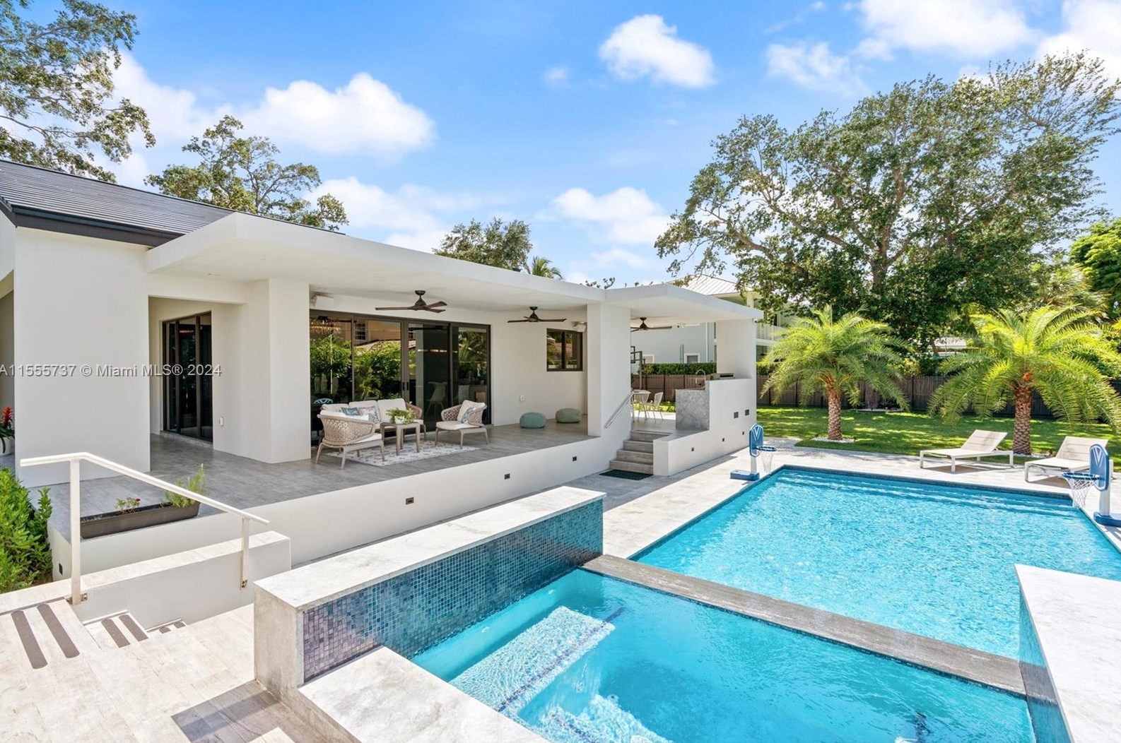 1245 94 St, Miami FL 33138-2947 exterior