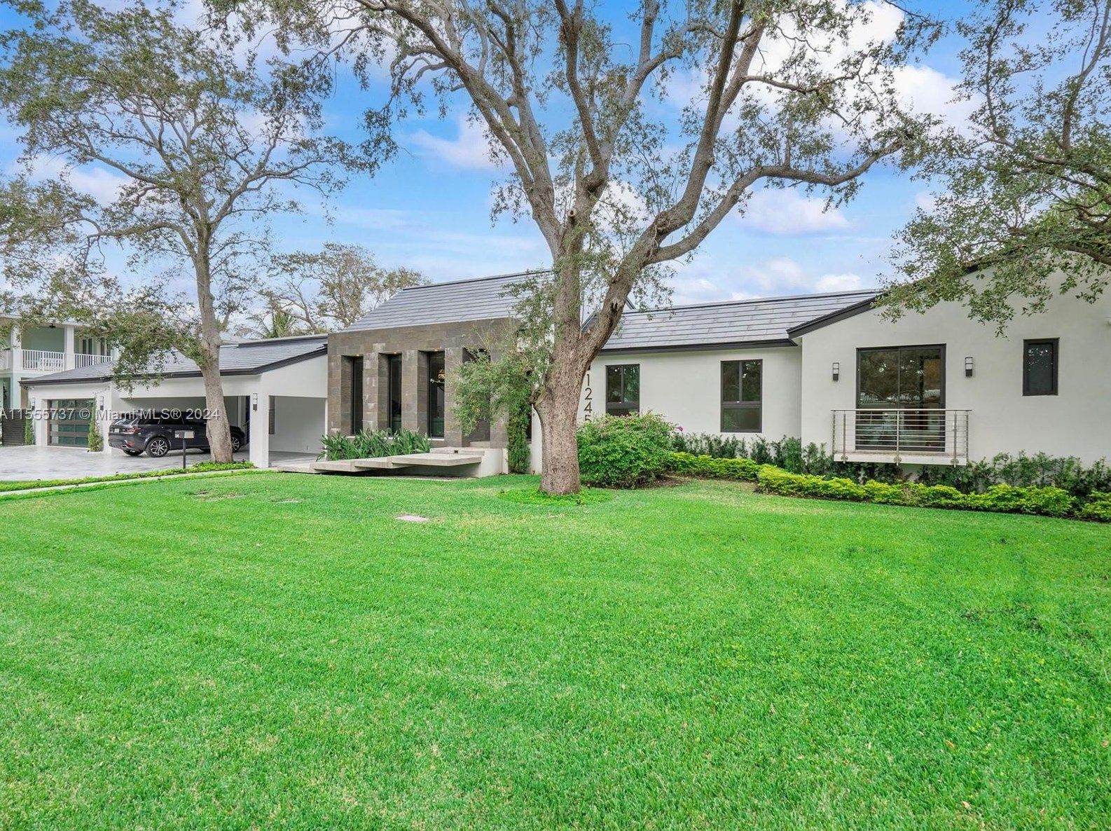 1245 94 St, Miami FL 33138-2947 exterior